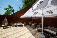 Extravagance Hotel - parking