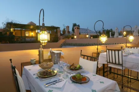 利雅得辛布庭院旅館