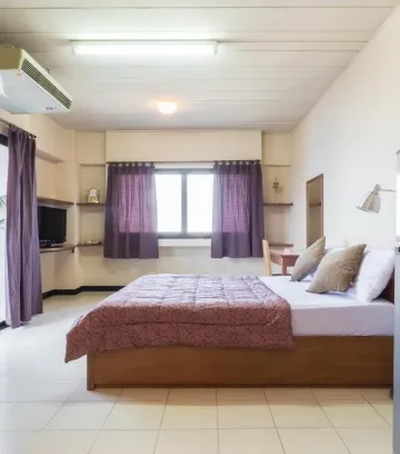 อพาร์ทเมนท์ มีระเบียง