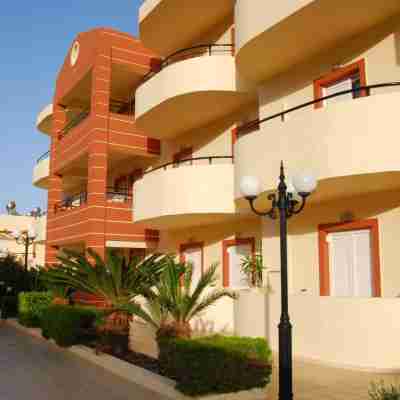 Elpis Studio Apartments Hotel Exterior