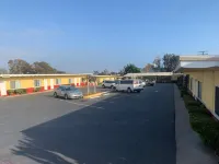 Ventura Beach House Motel - موقف سيارات
