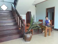 Mama Leurth Sunset Guesthouse Hotels in Khon