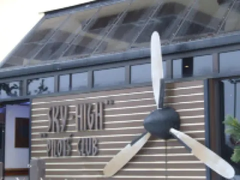 Sky High Hotel Airport 200 Meters from the Terminal Hotels near Zolitude