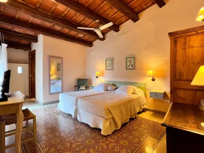 Can Bayre-Casa Rural Hotels in Alt Empordà