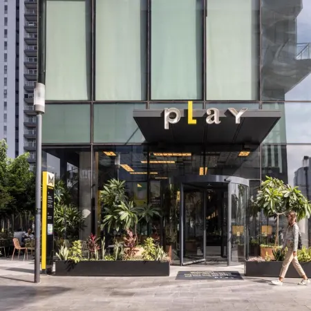 Play Midtown Hotel Tel Aviv Отели рядом с достопримечательностью «Башни Азриэли»