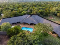 Sable Ranch Bush Lodge - Mountain view