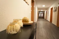 Hotel Zu Den Drei Kronen Hotel a Asbach-Baumenheim