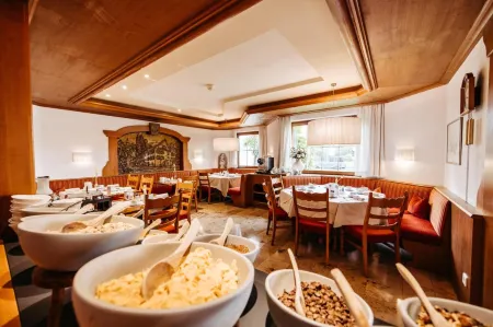 Sonne 1806 - Hotel am Campus Dornbirn Отели рядом с достопримечательностью «Schwarzenberger Pfarrkirche»