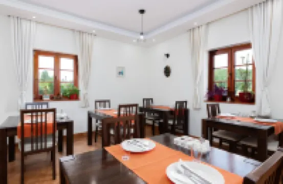 Green Lakes House 2