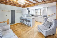 Host & Stay | 11 Bakehouse Yard - Homestays