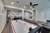 2 Game Rooms! Family Poconos Home 9 Mi to Slopes - parking
