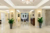Astoria Plaza hotel