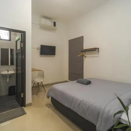 Shini Guest House