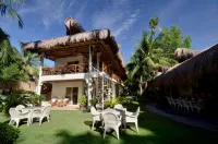 Mike's Dauin Dive Resort