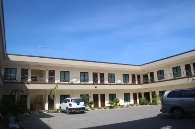 Green Garden Hotel Các khách sạn ở Tuban