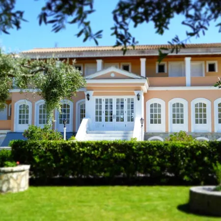 Nefeli Hotel