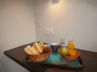 Logis hôtel Restaurant Auberge de la Cloche โรงแรมในออร์น