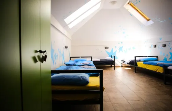 瓦拉德旅館青年旅舍及咖啡廳