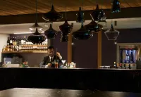 Aux Pieds du Roi - Suite & Spa - bar