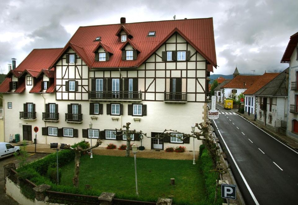 hotel overview picture