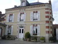 Champagne Philippe Martin Hotels in Mardeuil