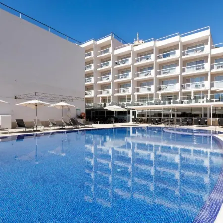 Aparthotel y Hotel Paguera Beach