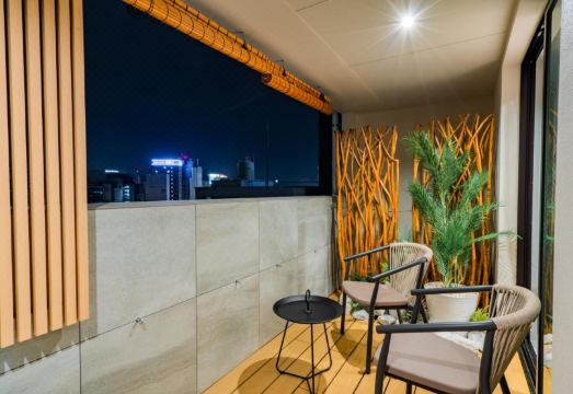 란도르 호텔 넓은 객실 내부