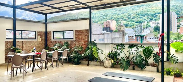 Reset (Hotel-Cafe-Coworking) Hotels in Калі