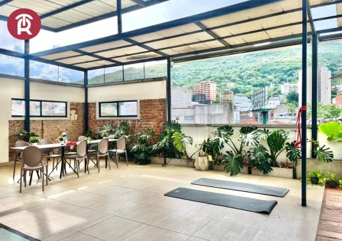 Reset (Hotel-Cafe-Coworking)