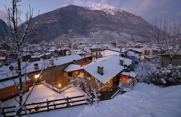 蒂拉諾城堡旅館