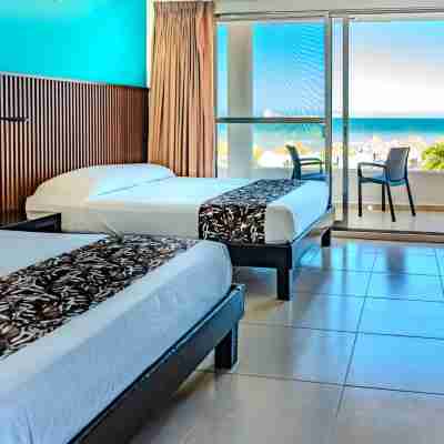 Hotel & Suites Domani Rooms