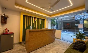 Yellow Leaf - Housity
