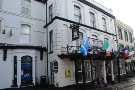 The White Hart Hotel Отели в г. Holsworthy