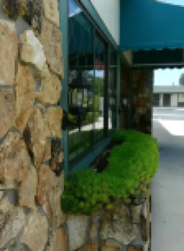 Spinnaker Inn of Naples