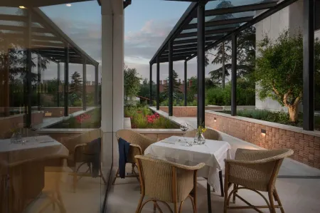 Hotel Milan Отели в г. Pjescana Uvala