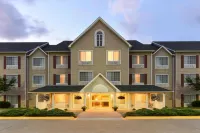 Country Inn & Suites by Radisson, Davenport - Quad Cities Hotels near St. Ambrose University