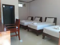 Mama Leurth Sunset Guesthouse Hotels in Khon