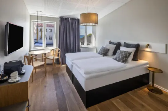 羅斯拿爾斯斯特朗德飯店