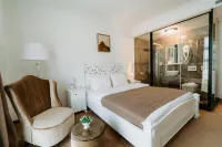 Golden Hotel