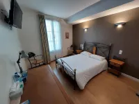 Logis Hotels - Le relais des deux vallées - Hôtel et restaurant Hôtels à : Larroque