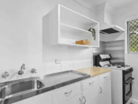 Malibu Apartments - Perth Hotels in West Perth