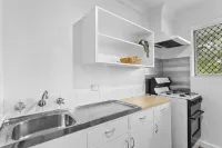 Malibu Apartments - Perth Hotels in West Perth