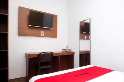 RedDoorz Near Tentrem Mall Semarang Hotels in Pekunden