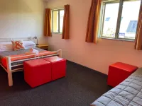 YHA Nelson - Backpackers - parking
