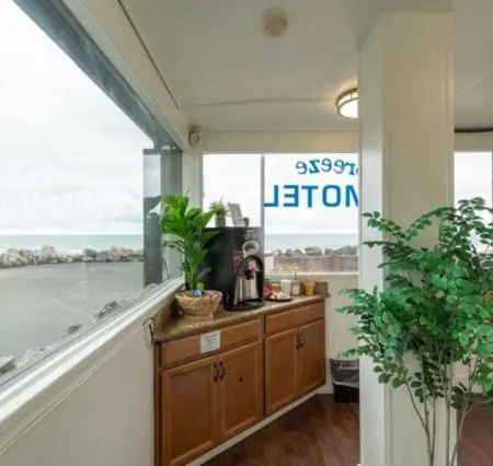 Sea Breeze Motel