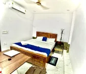 Hotel Cosy Rooms, Near US Embassy Chanakyapuri, New Delhi - Budget Friendly