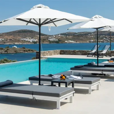 Kymo Luxury Suites Paros Hotels near Paralía Molos