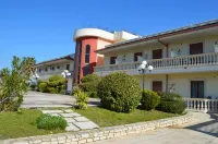 호텔 파르코 세로네 Palazzo de Mattis 주변 호텔