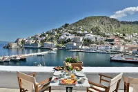 Douskos Port House