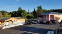 Dew Drop Inn - parking